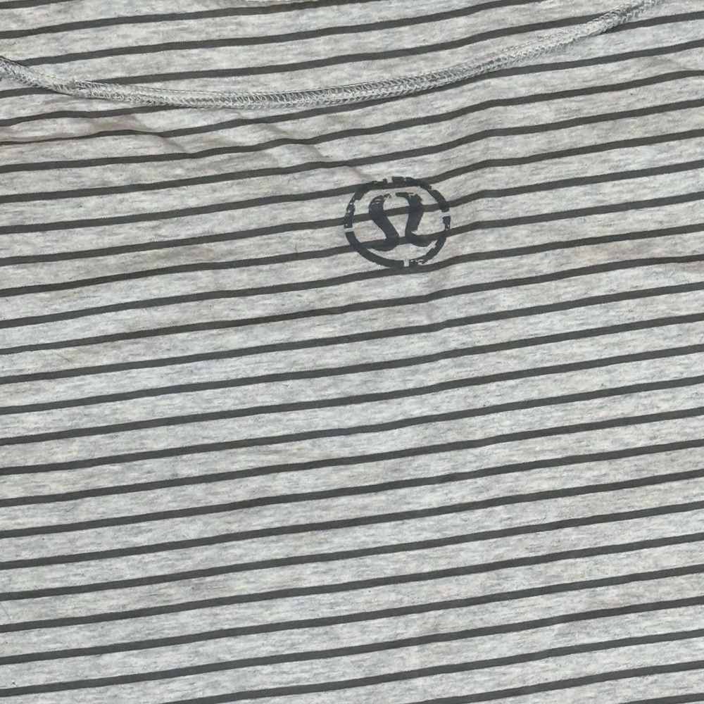 Lululemon Rundown Long Sleeve Reversible Striped/Gray Long Sleeve Top/Sweater - Picture 7 of 9